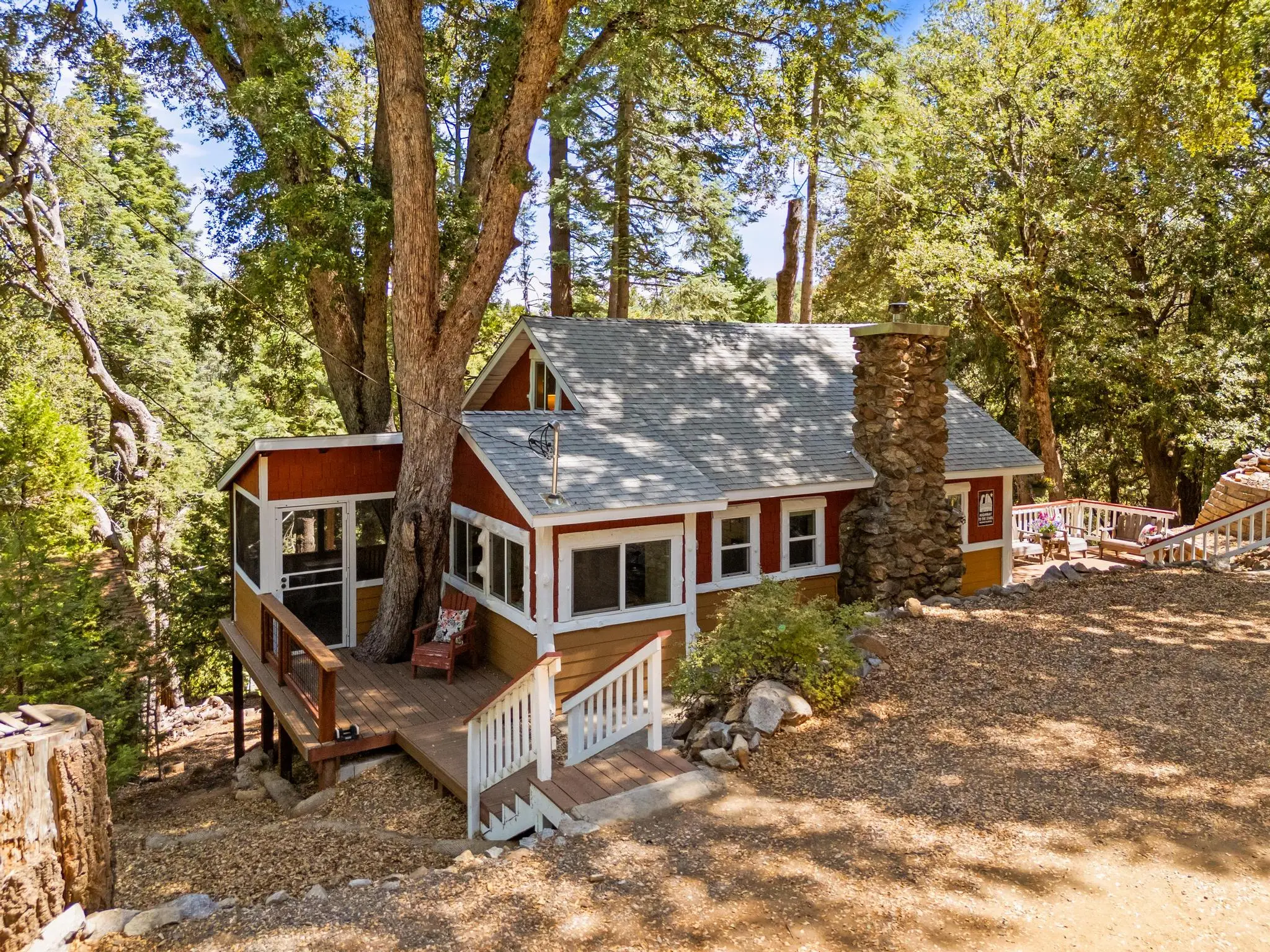 default Charming Retreat in the Woods