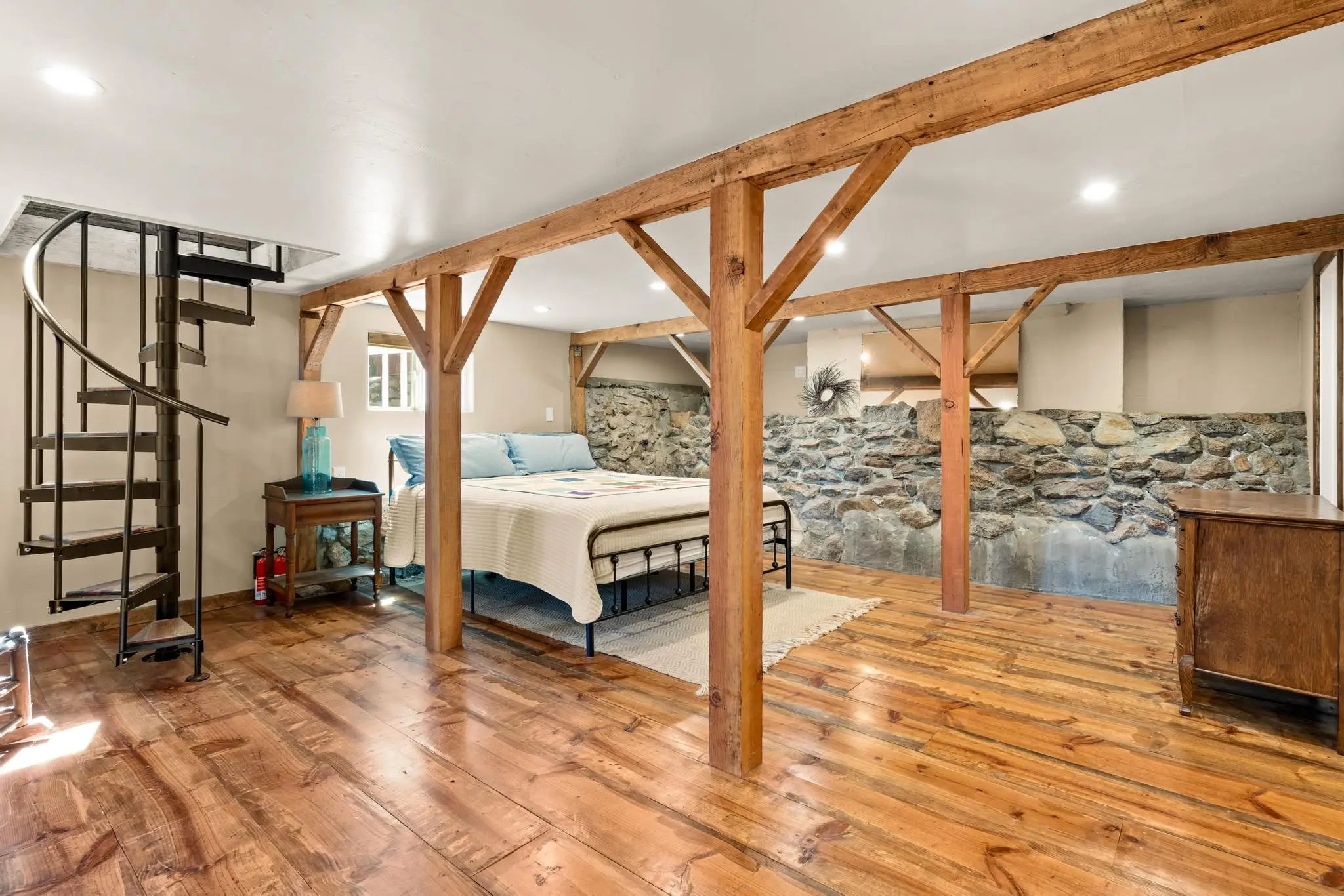 21 Charming Retreat in the Woods