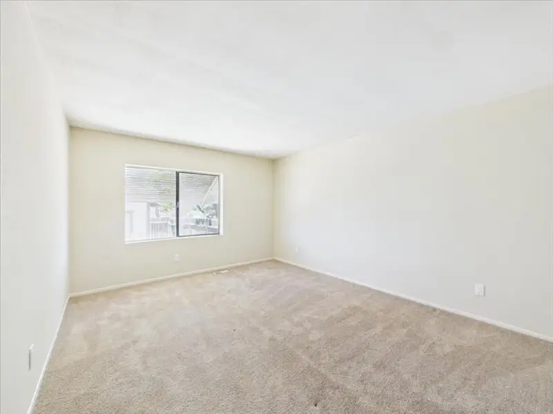 800