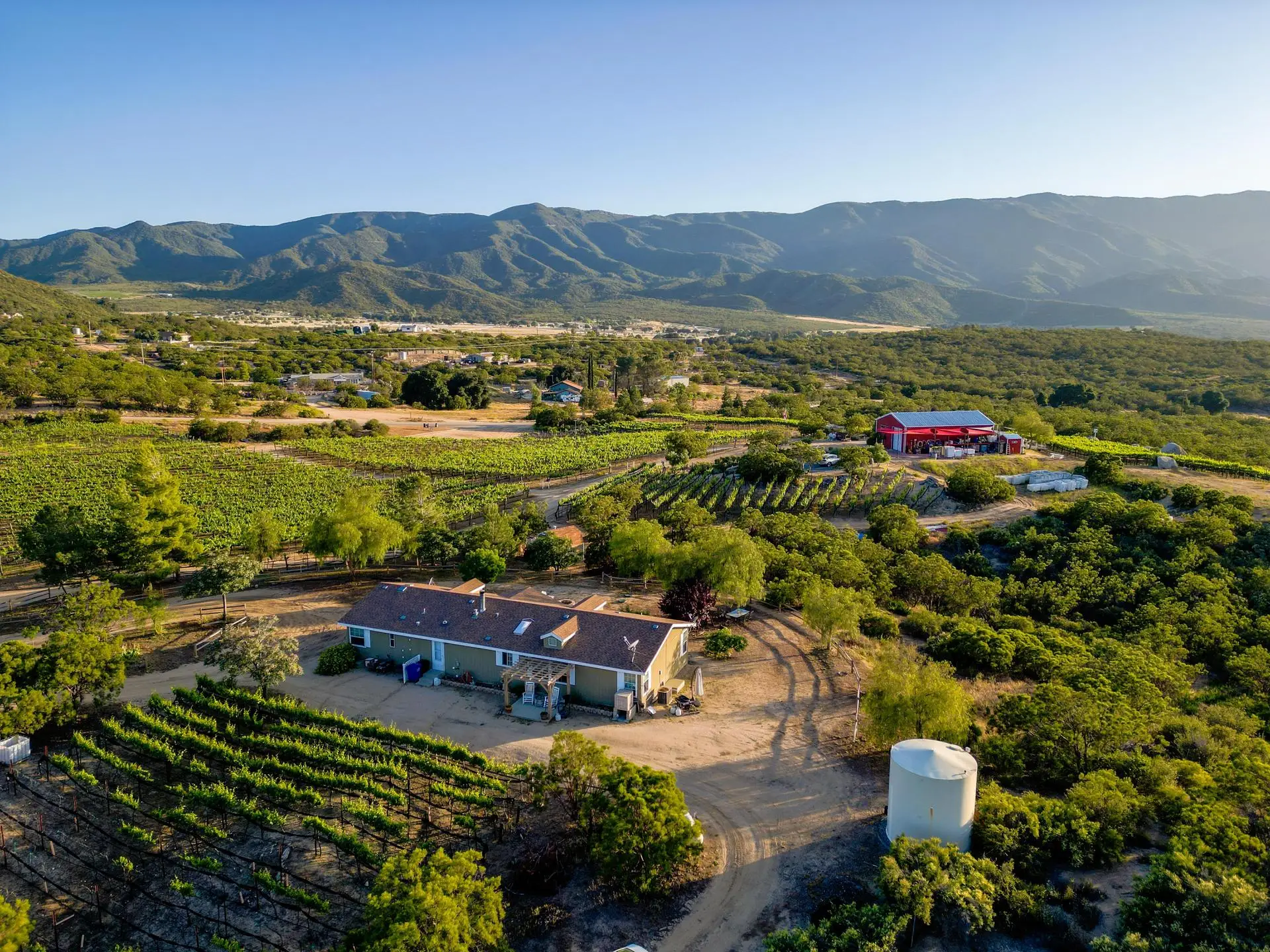Hawk Watch Vineyard & Residence
