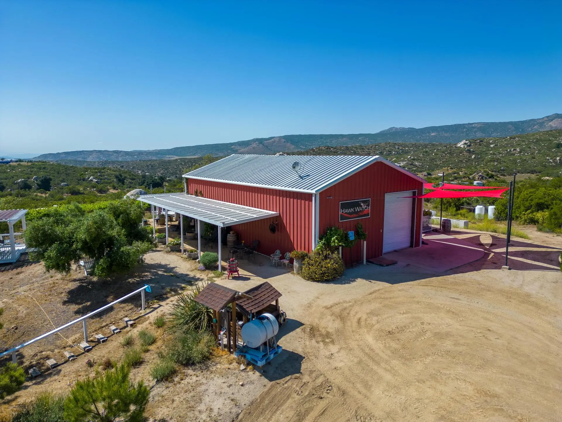 Hawk Watch Vineyard & Residence