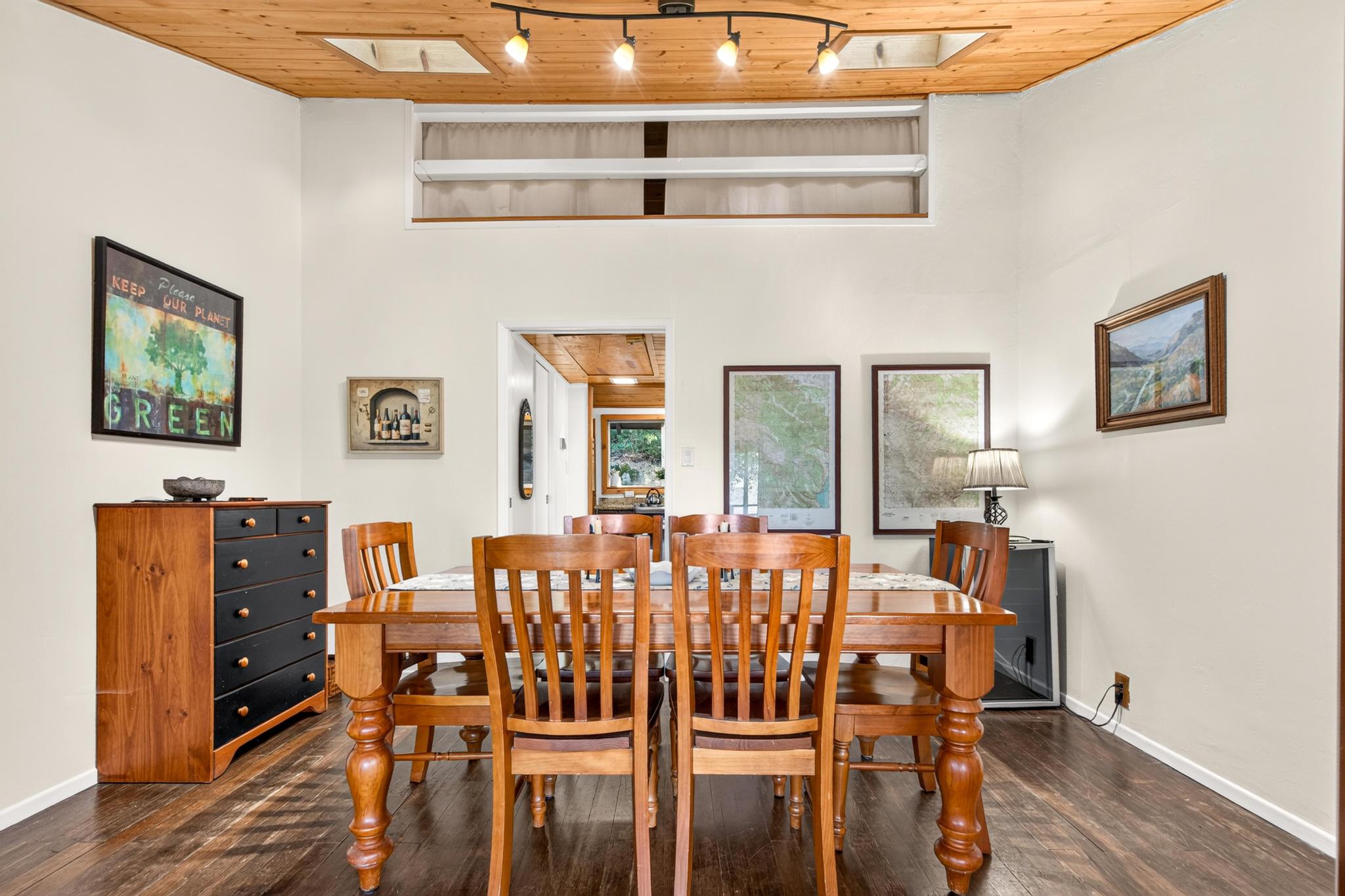 Twin Oaks Cabin