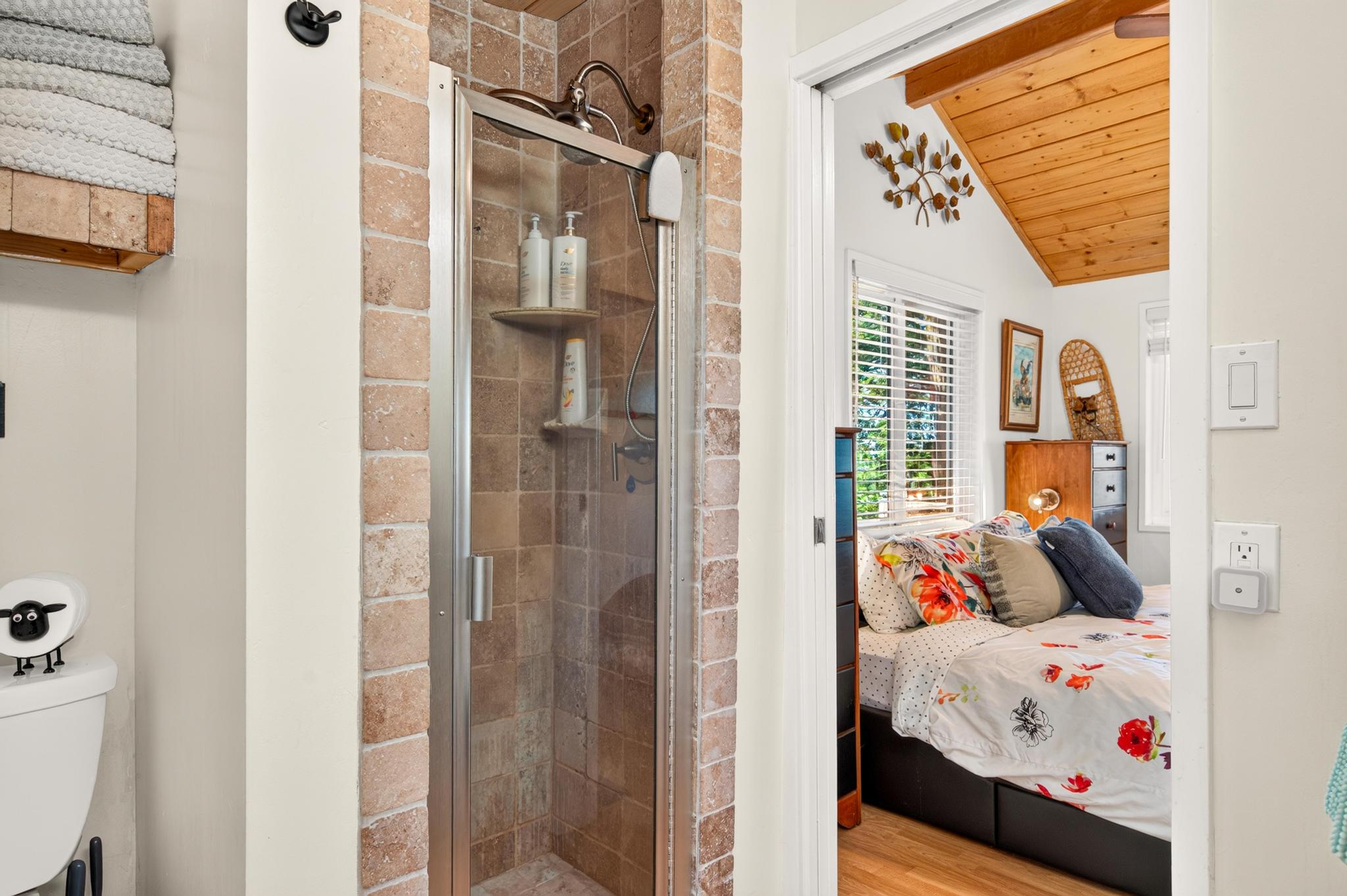 Twin Oaks Cabin