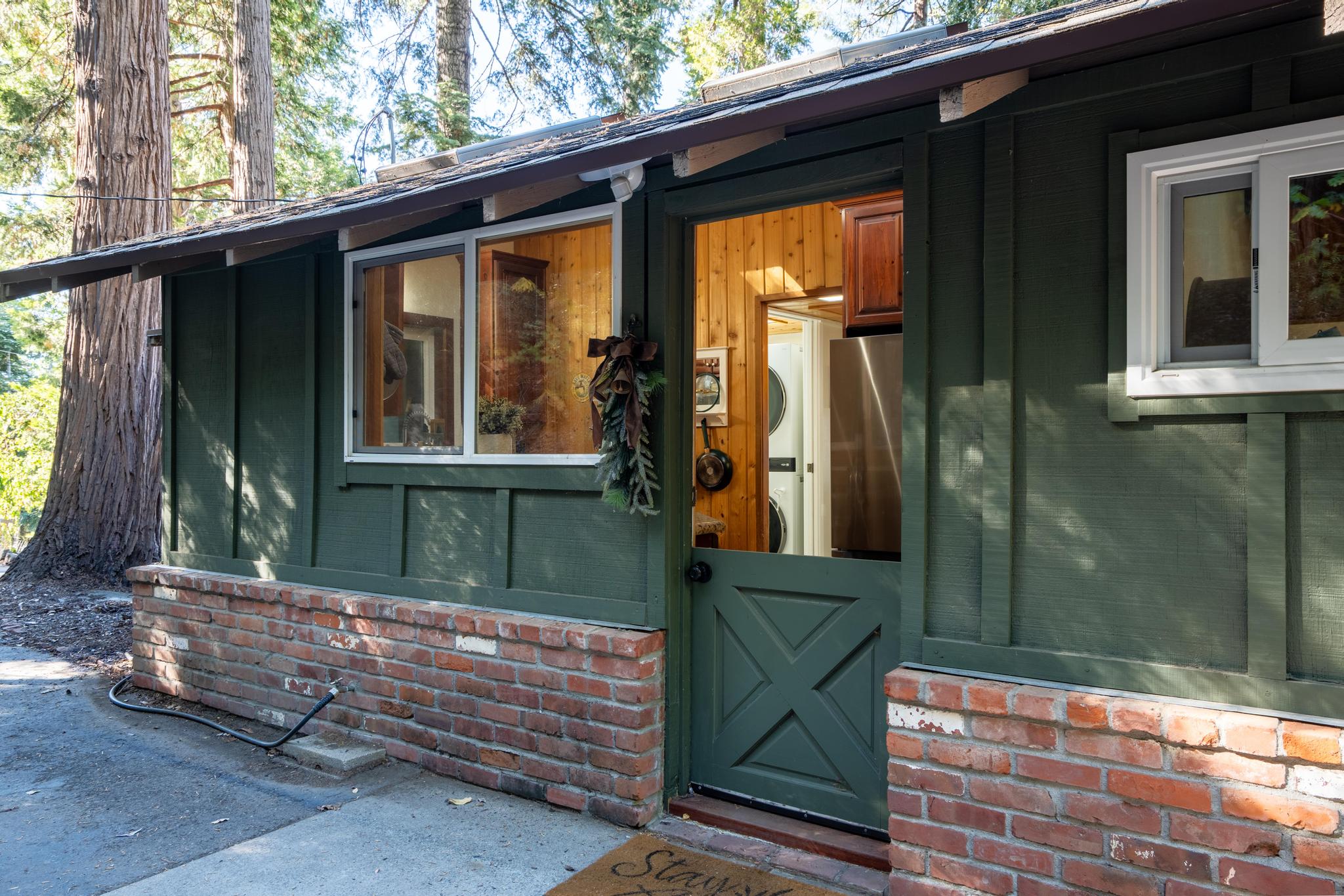 Twin Oaks Cabin