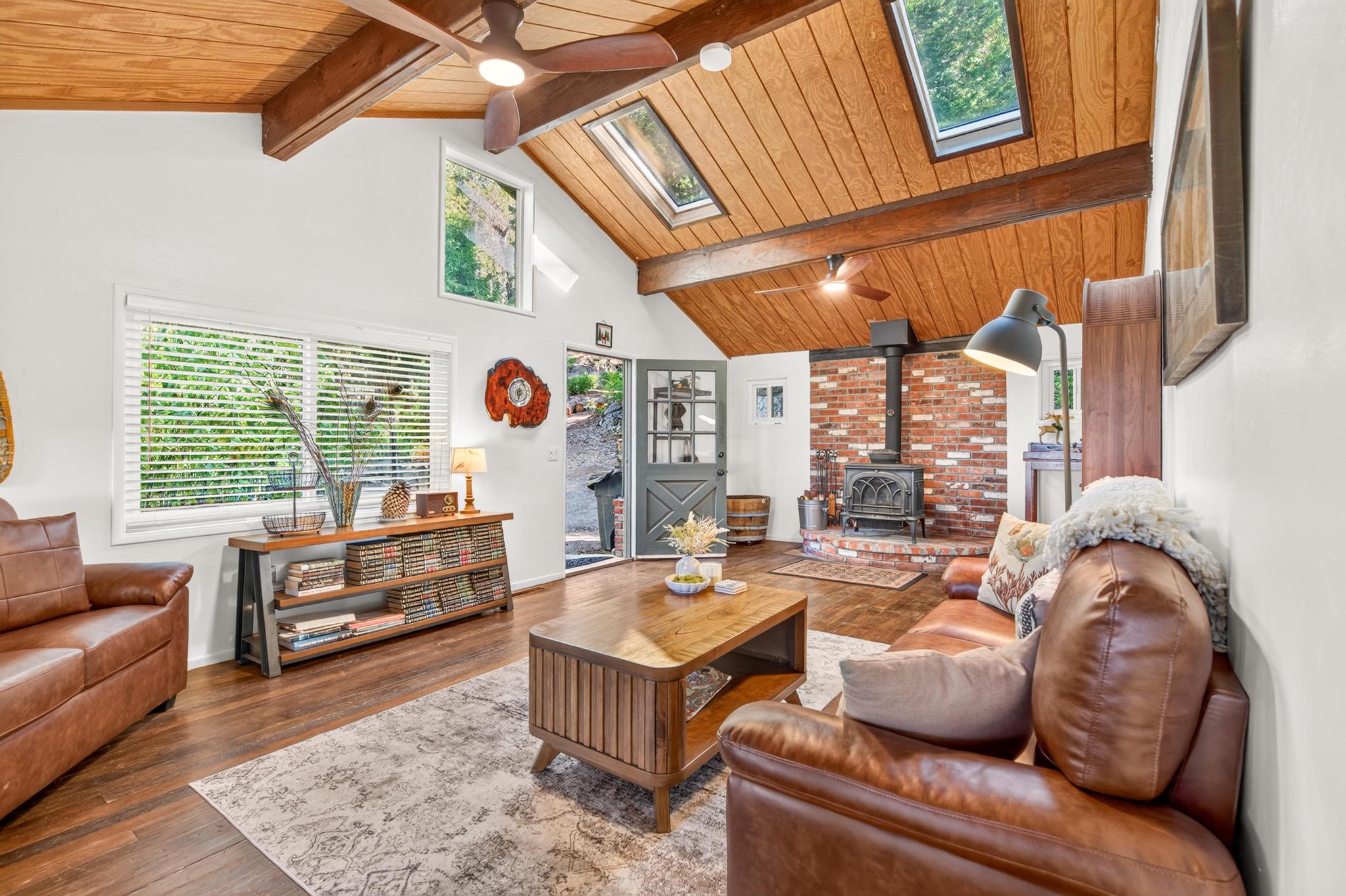 Twin Oaks Cabin